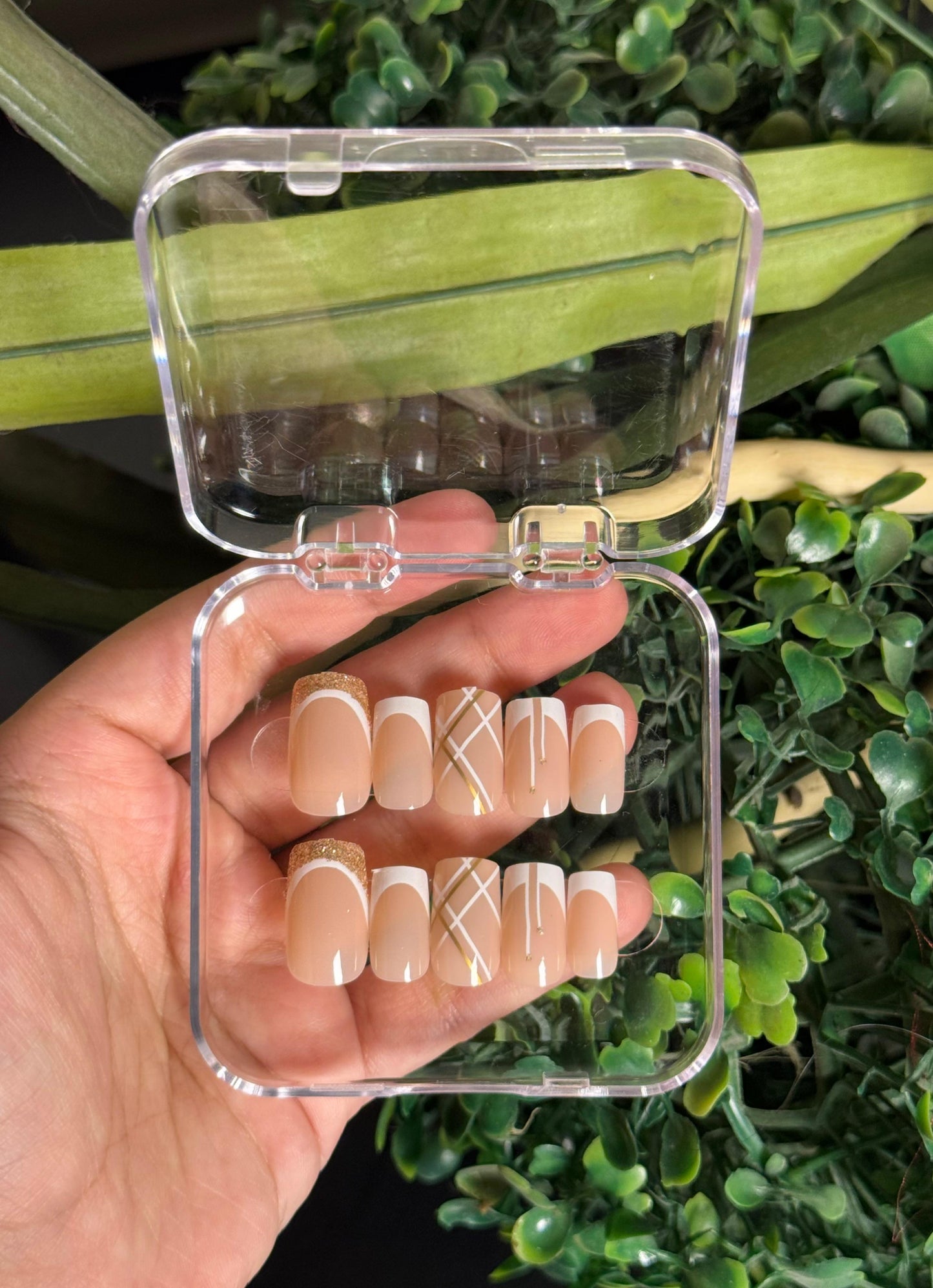 Gold French Lined Nails (Pack Of 24)